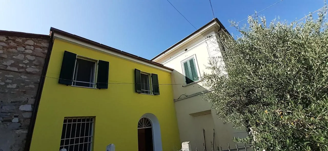 Holiday home La Casa Gialla Del Ristoro Agricolo Vecchiano
